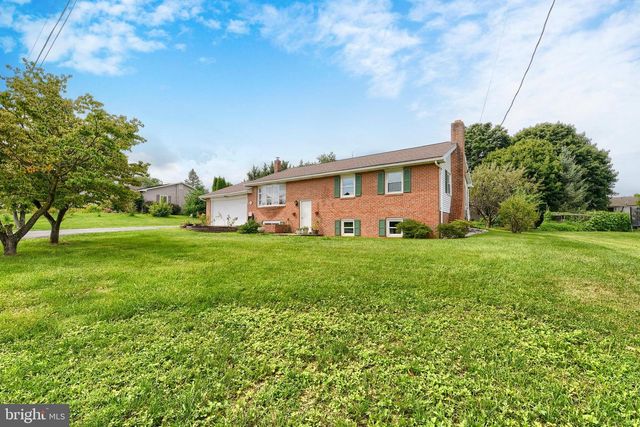 560 BOXWOOD LANE, Carlisle, PA 17015