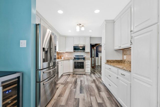5636 FORT CORLORAN DR, Burke, VA 22015