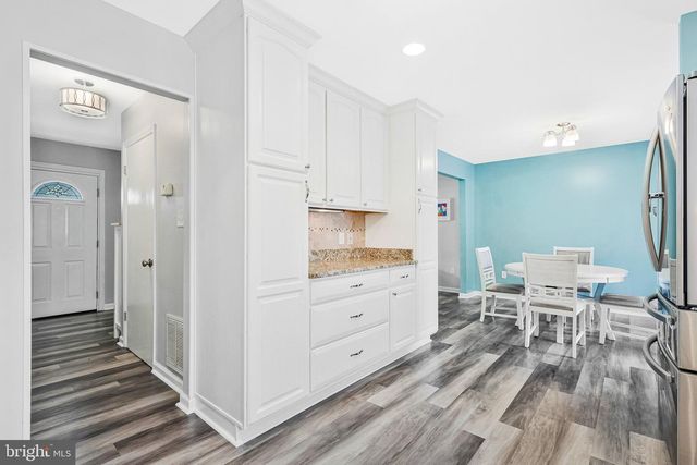 5636 FORT CORLORAN DR, Burke, VA 22015