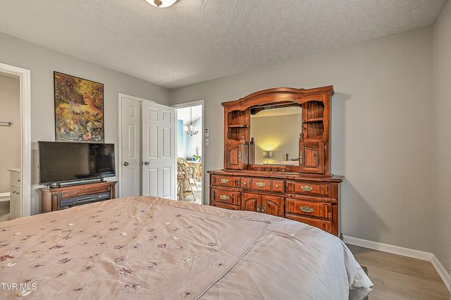 1023 Starling Drive, Kingsport, TN 37660