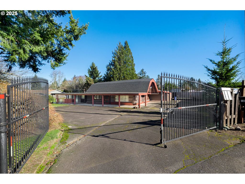 13035 Se STARK St, Portland, OR 97233