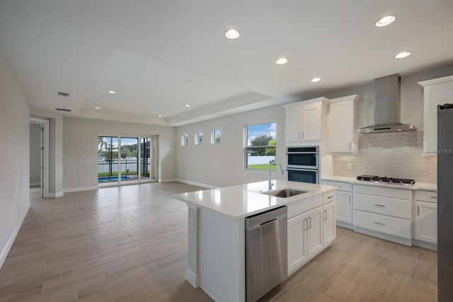 10748 KLEE AVENUE, Bradenton, FL 34212
