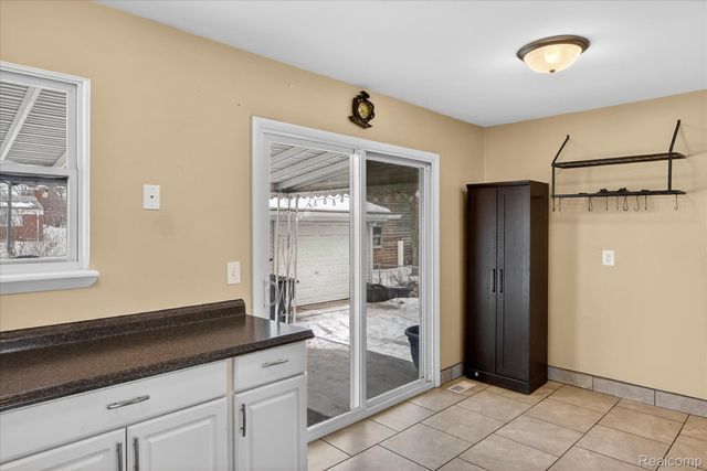 30730 Burlington Street, Westland, MI 48186