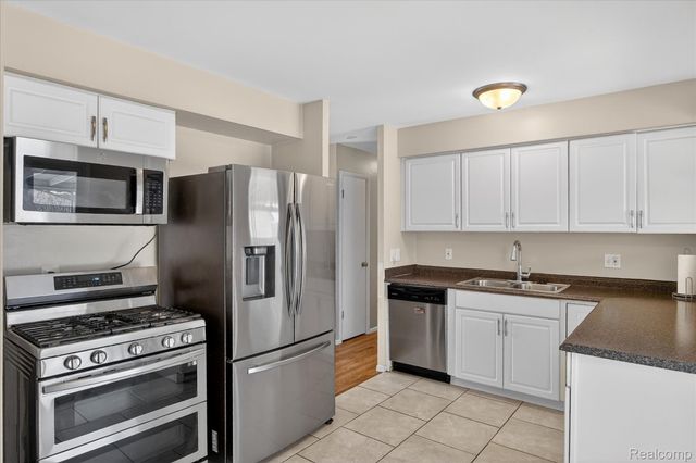 30730 Burlington Street, Westland, MI 48186