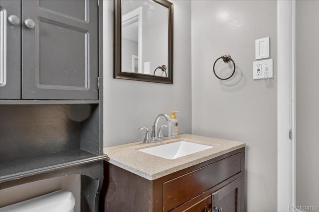 30730 Burlington Street, Westland, MI 48186