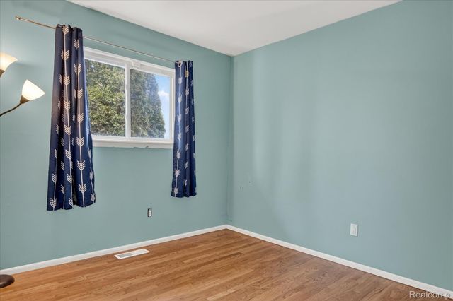 30730 Burlington Street, Westland, MI 48186