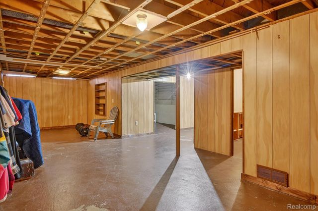 30730 Burlington Street, Westland, MI 48186