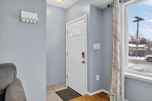 30730 Burlington Street, Westland, MI 48186