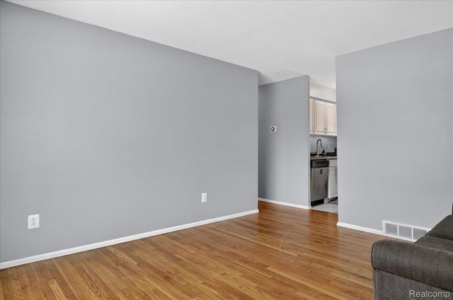 30730 Burlington Street, Westland, MI 48186