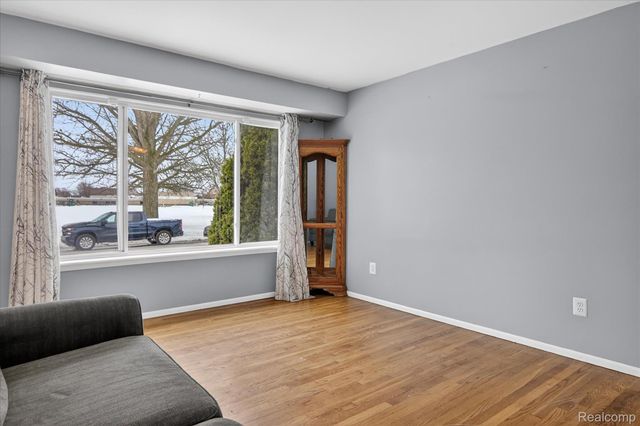 30730 Burlington Street, Westland, MI 48186