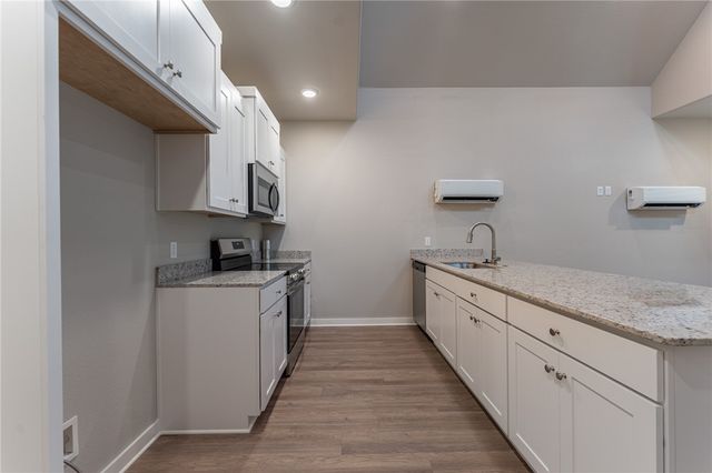 1313 S Van Buren Avenue, Fayetteville, AR 72701