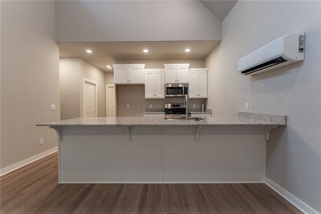 1313 S Van Buren Avenue, Fayetteville, AR 72701