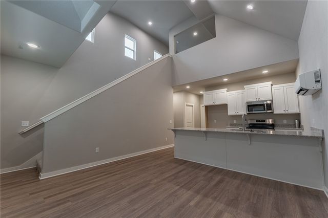 1313 S Van Buren Avenue, Fayetteville, AR 72701