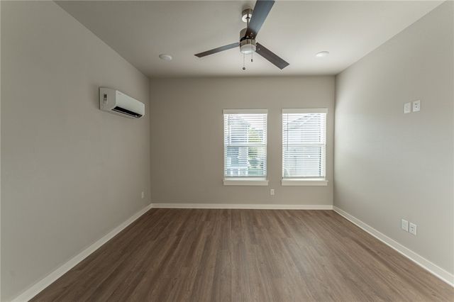 1313 S Van Buren Avenue, Fayetteville, AR 72701