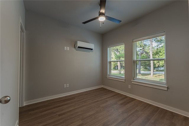 1313 S Van Buren Avenue, Fayetteville, AR 72701