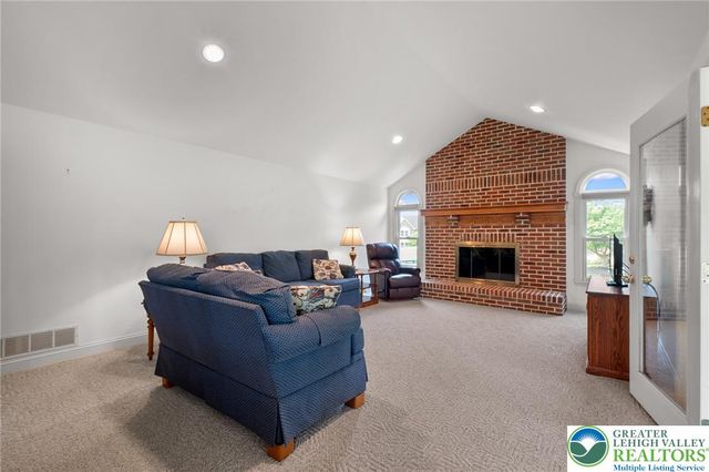 2011 Wooded Ridge Circle, Weisenberg Twp, PA 18051