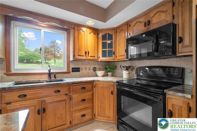 2011 Wooded Ridge Circle, Weisenberg Twp, PA 18051