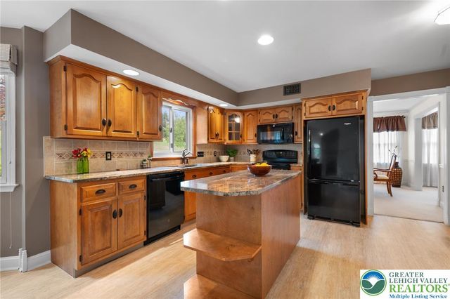 2011 Wooded Ridge Circle, Weisenberg Twp, PA 18051