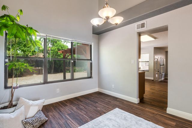 8432 Manuel Cia Place NE, Albuquerque, NM 87122