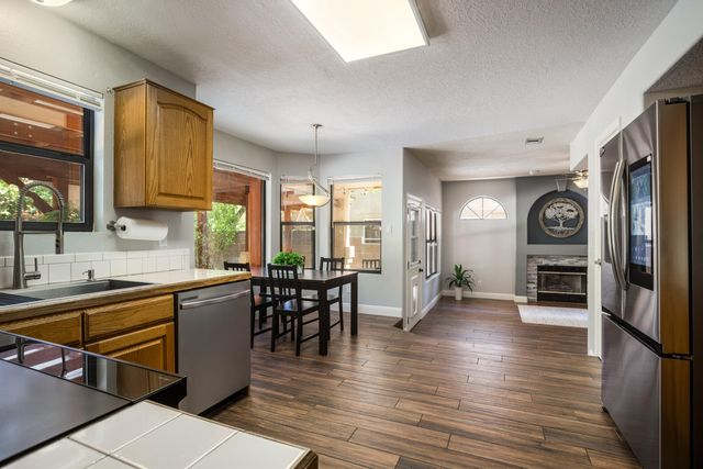 8432 Manuel Cia Place NE, Albuquerque, NM 87122