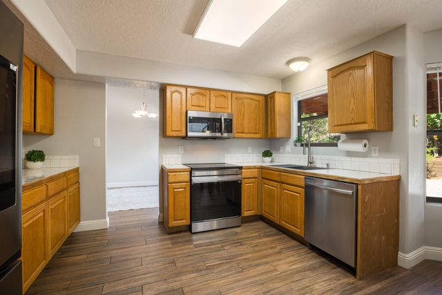 8432 Manuel Cia Place NE, Albuquerque, NM 87122