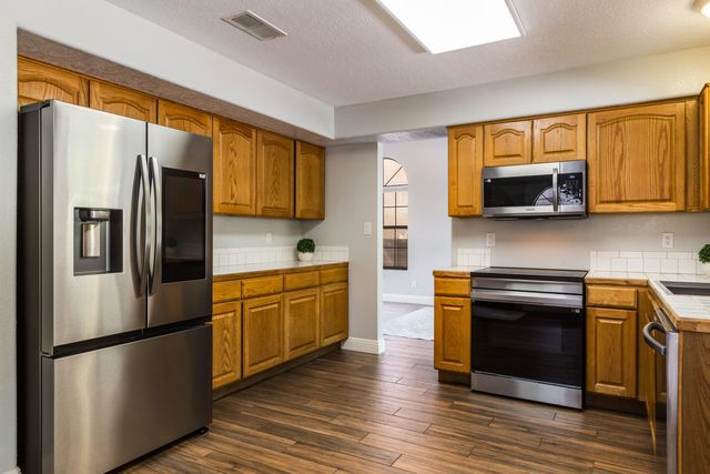 8432 Manuel Cia Place NE, Albuquerque, NM 87122
