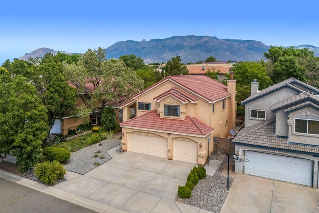 8432 Manuel Cia Place NE, Albuquerque, NM 87122