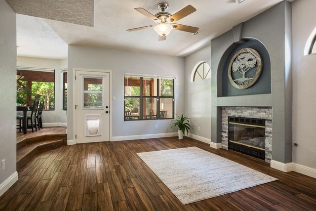 8432 Manuel Cia Place NE, Albuquerque, NM 87122