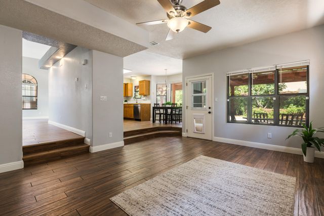 8432 Manuel Cia Place NE, Albuquerque, NM 87122