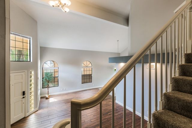 8432 Manuel Cia Place NE, Albuquerque, NM 87122