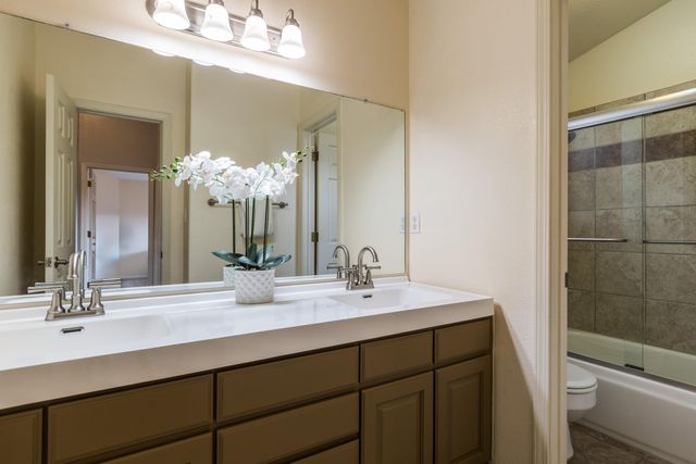 8432 Manuel Cia Place NE, Albuquerque, NM 87122