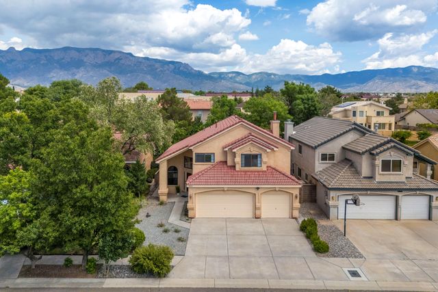 8432 Manuel Cia Place NE, Albuquerque, NM 87122