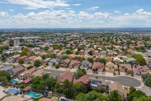 8432 Manuel Cia Place NE, Albuquerque, NM 87122