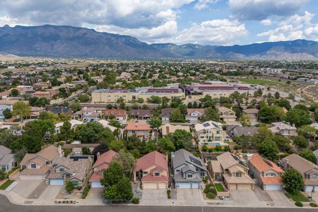 8432 Manuel Cia Place NE, Albuquerque, NM 87122