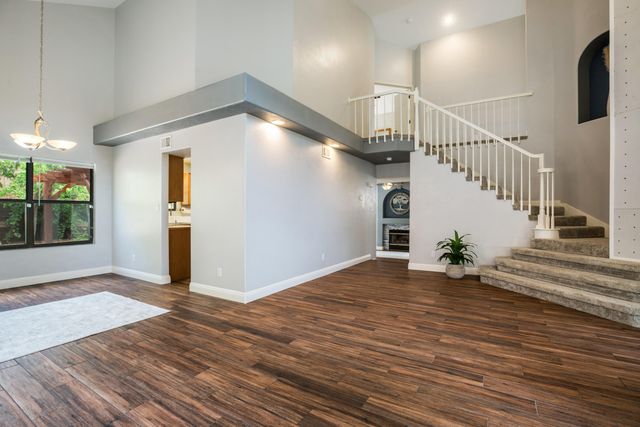 8432 Manuel Cia Place NE, Albuquerque, NM 87122