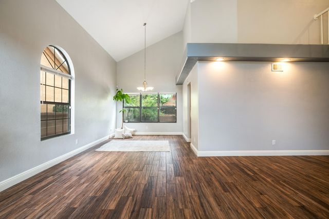 8432 Manuel Cia Place NE, Albuquerque, NM 87122