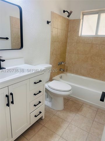17521 NE 4th Ave, Miami, FL 33162