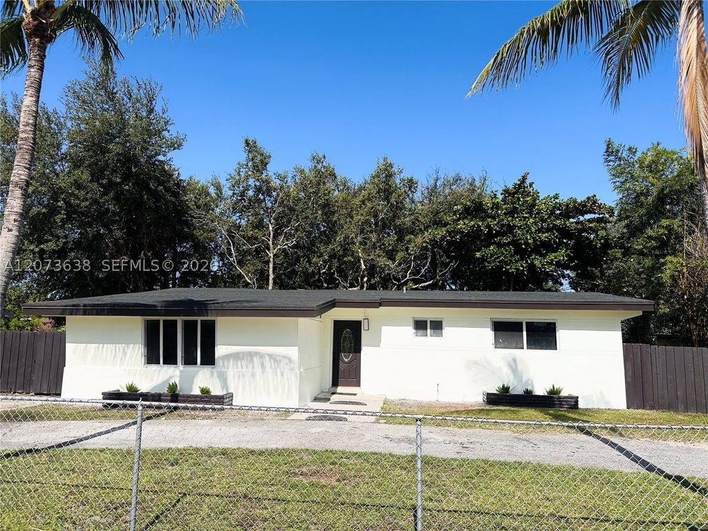 17521 NE 4th Ave, Miami, FL 33162
