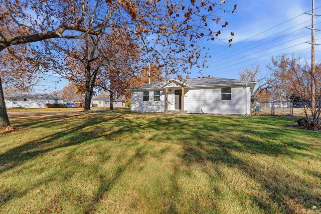 640 Frey Drive, Manhattan, KS 66502
