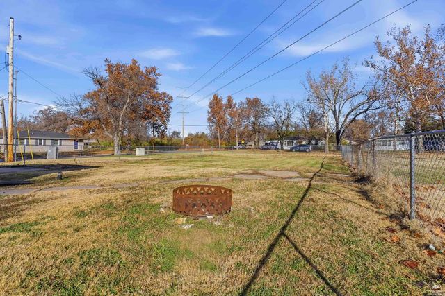 640 Frey Drive, Manhattan, KS 66502