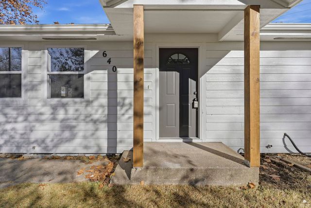 640 Frey Drive, Manhattan, KS 66502