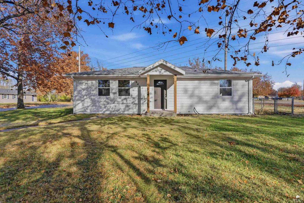 640 Frey Drive, Manhattan, KS 66502