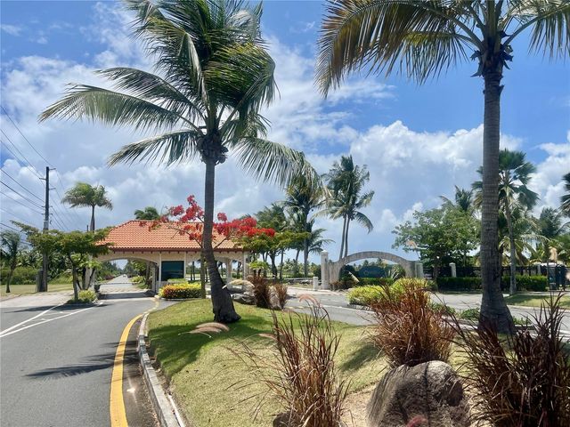 303 CORAL STREET E-20, Rio Grande, PR 00745