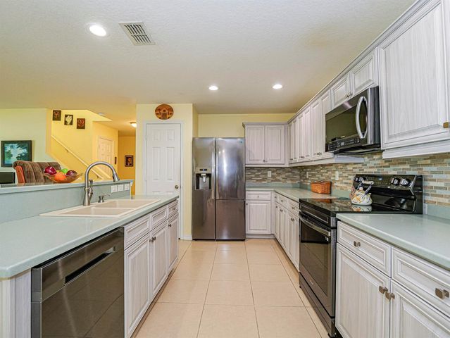 1838 Pointe West Way, Vero Beach, FL 32966