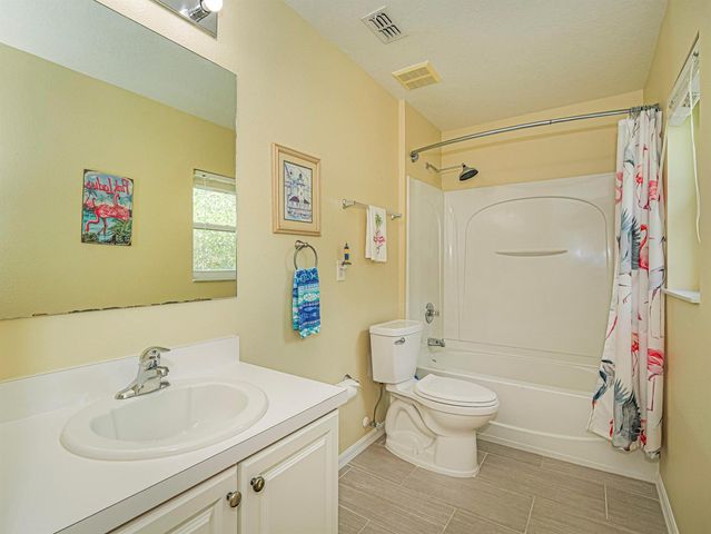 1838 Pointe West Way, Vero Beach, FL 32966