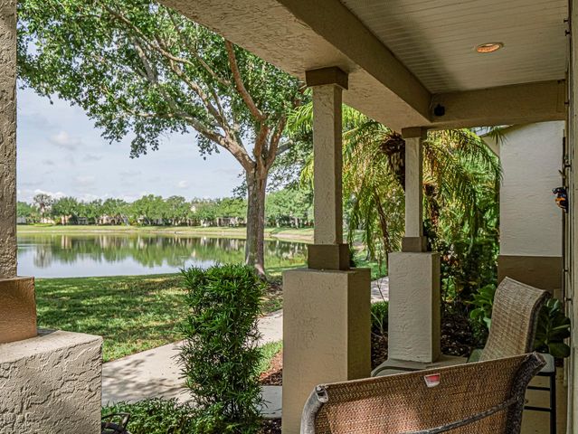 1838 Pointe West Way, Vero Beach, FL 32966
