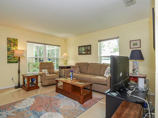 1838 Pointe West Way, Vero Beach, FL 32966