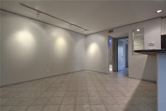 500 E Riverside DR 136, Austin, TX 78704