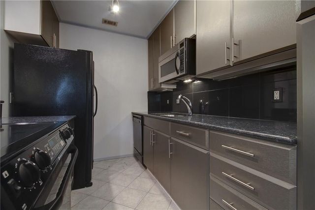 500 E Riverside DR 136, Austin, TX 78704