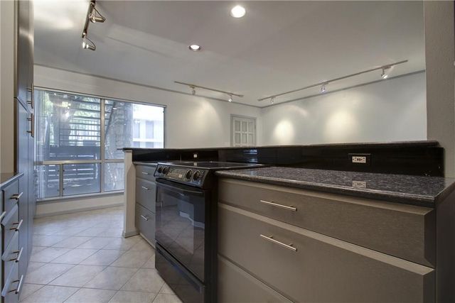 500 E Riverside DR 136, Austin, TX 78704